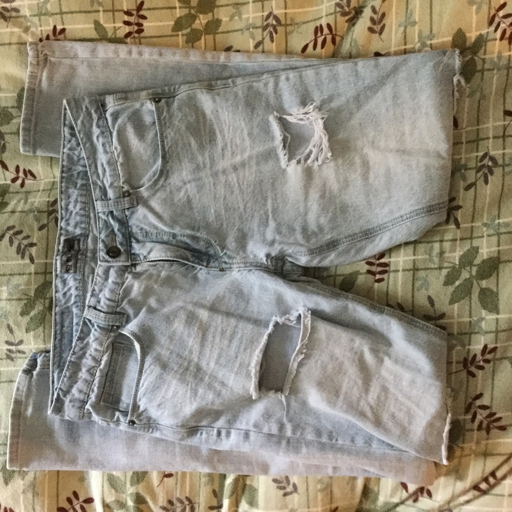 Rue 21 Ripped Skinny Jeans